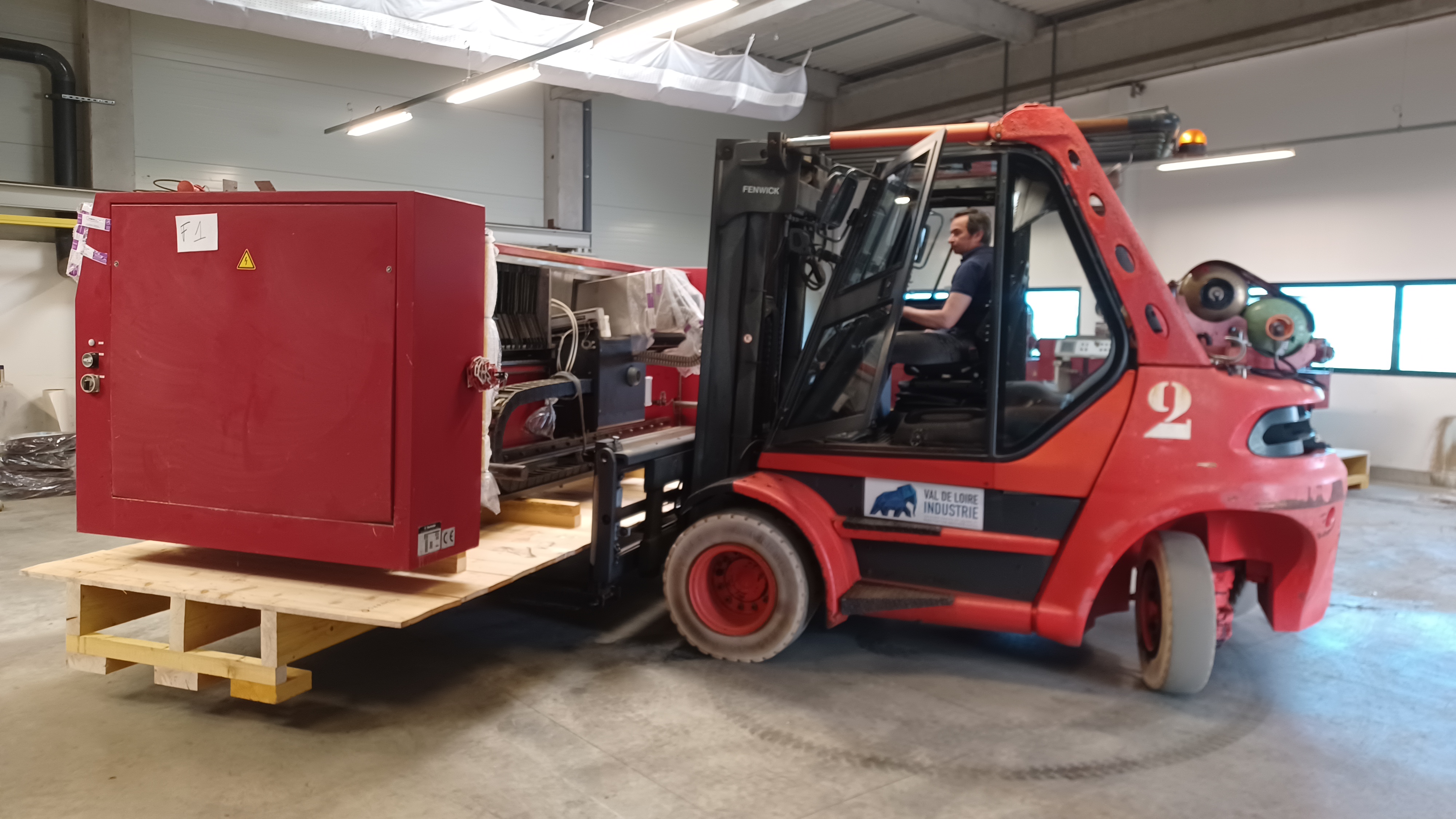 Used Daetwyler Finishstar CR Polishing band 200mm wide (FIC2680016) for sale — Finish Master machine for rotogravure cylinder production — photo 4